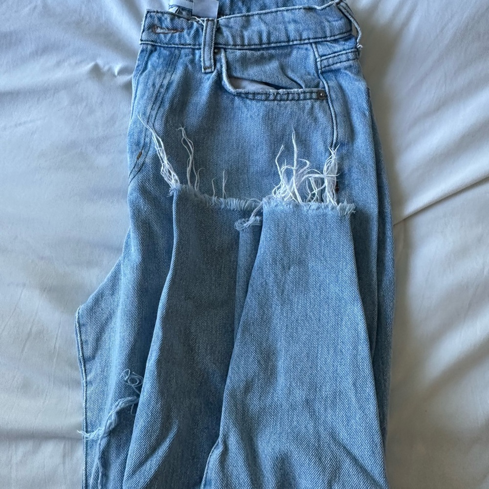 BDG Light Washed Distressed Women’s Jeans